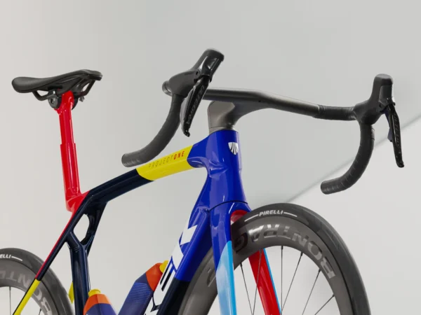 Madone SLR 7 Gen 8 - 2025, Navy Smoke - Image 3