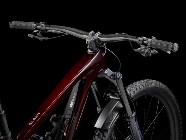 Slash 9.8 XT Gen 6, Carbon Red Smoke - 2025 - Image 5